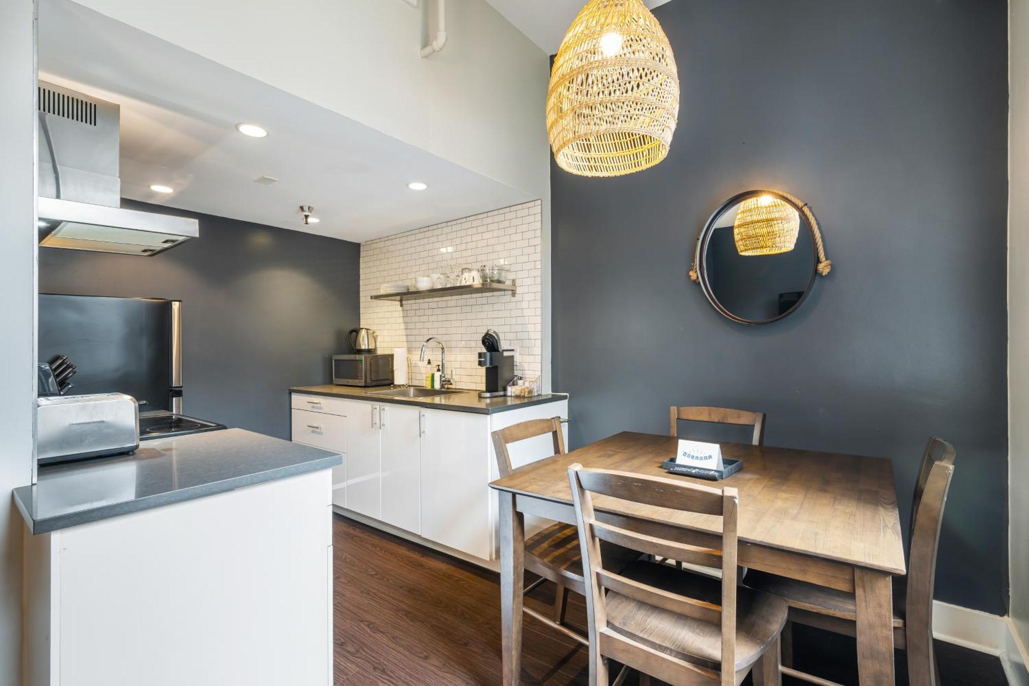 Oxford Apartment By At Mine Hospitality Сіетл Екстер'єр фото