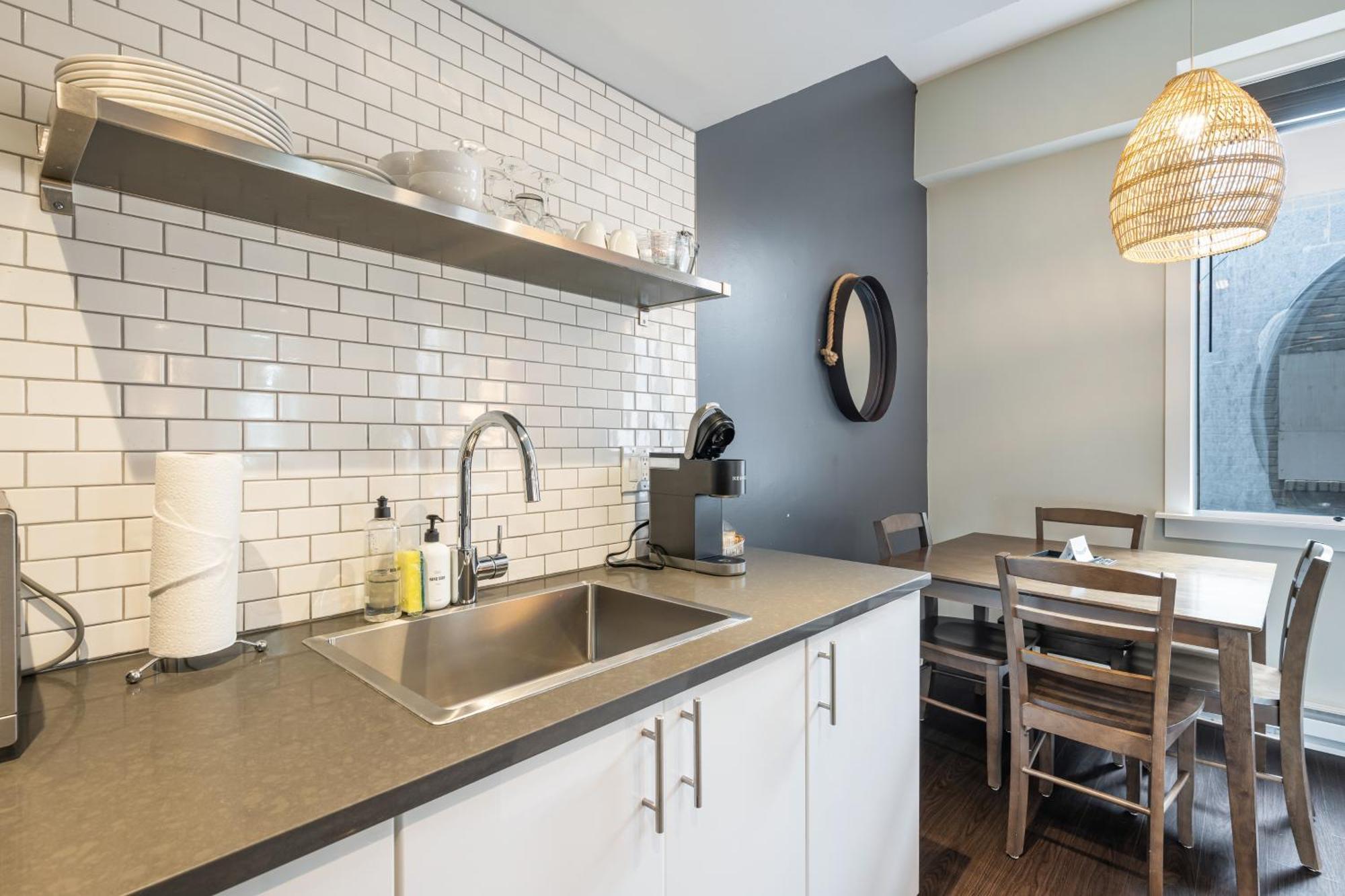 Oxford Apartment By At Mine Hospitality Сіетл Екстер'єр фото